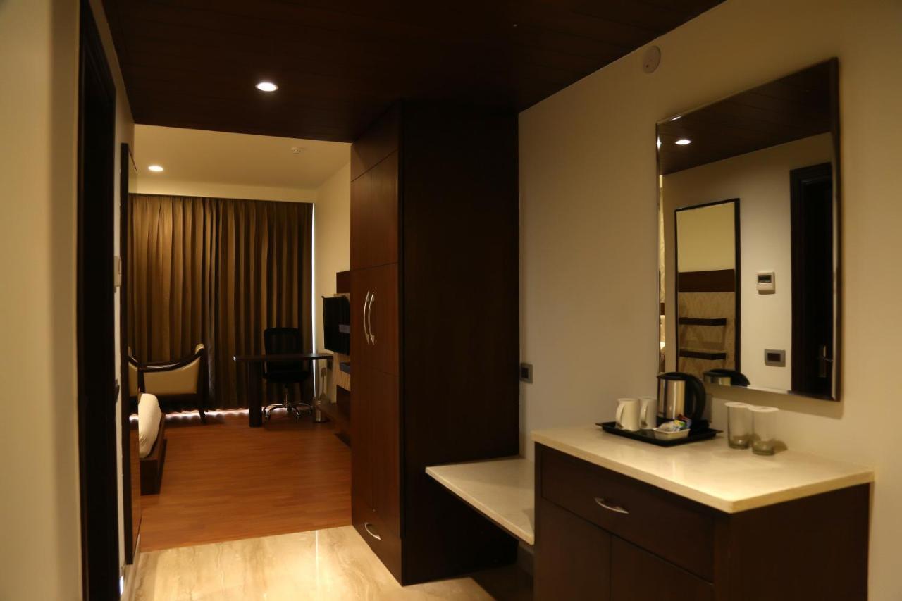Hotel Imperia Suites Jalandhar Dış mekan fotoğraf