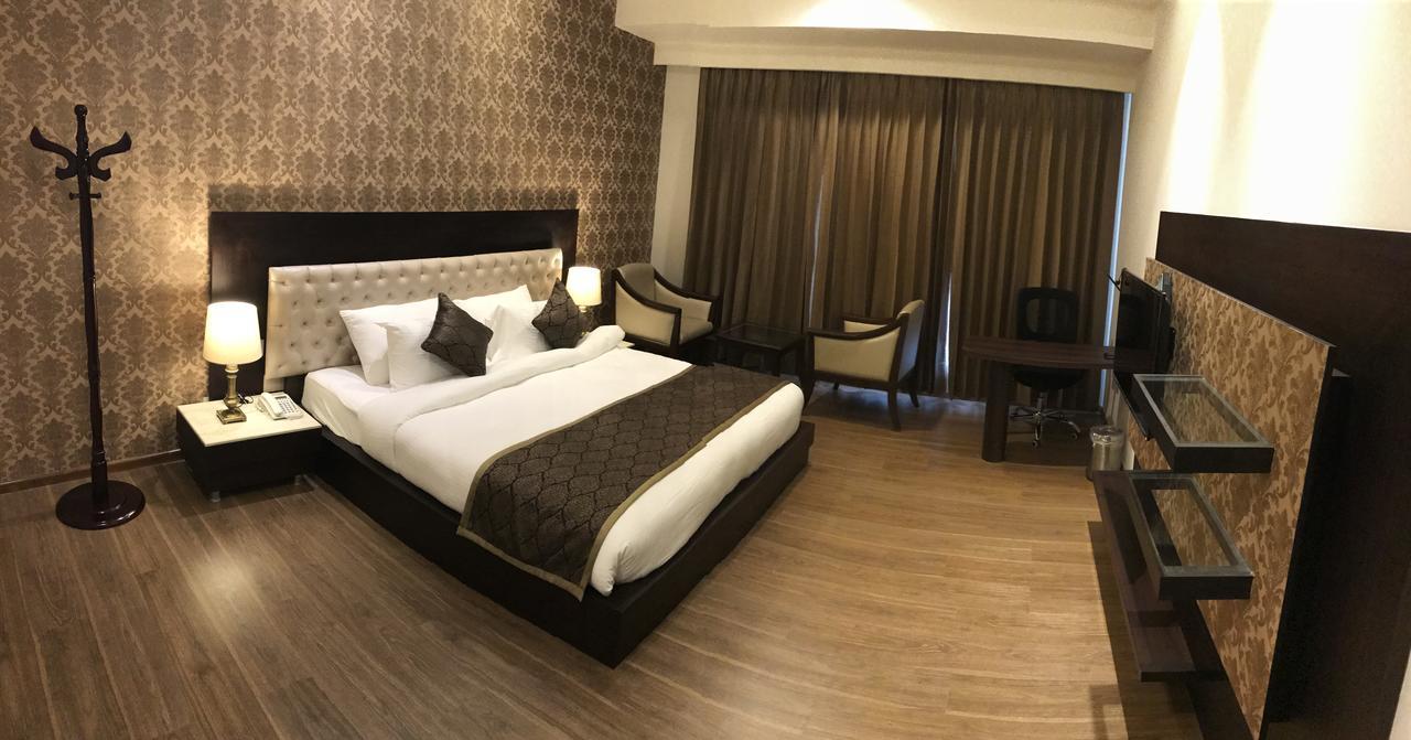 Hotel Imperia Suites Jalandhar Dış mekan fotoğraf