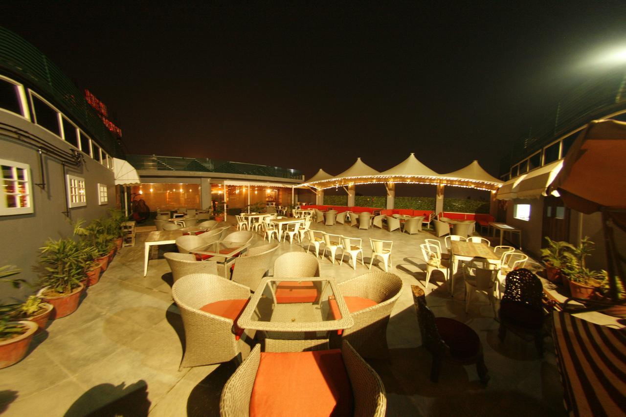Hotel Imperia Suites Jalandhar Dış mekan fotoğraf